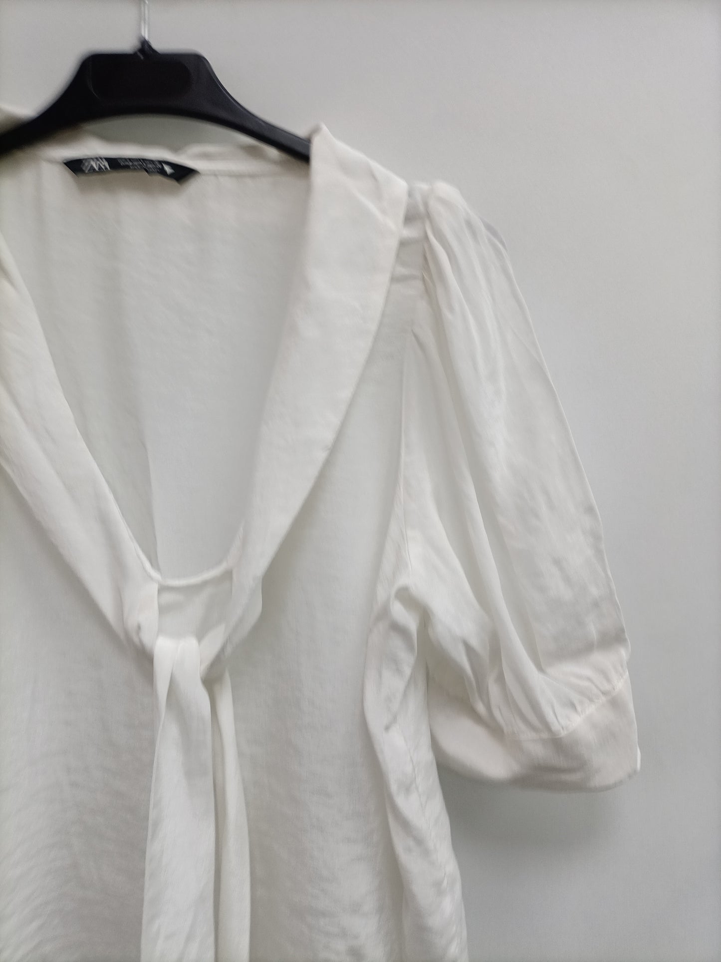 ZARA. Blusa blanca lazada T.s