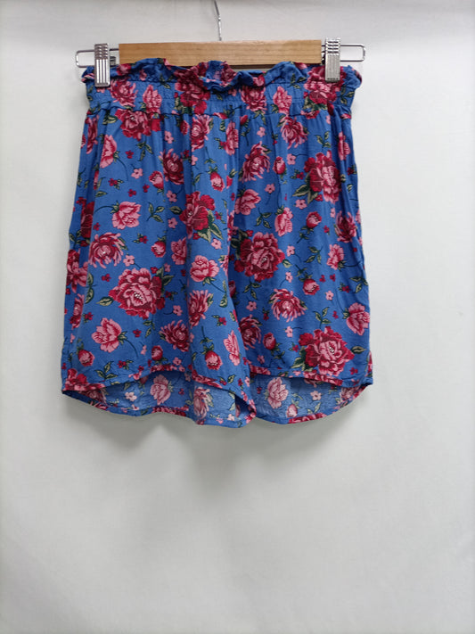 TENEZIS. Flowy floral Ts shorts