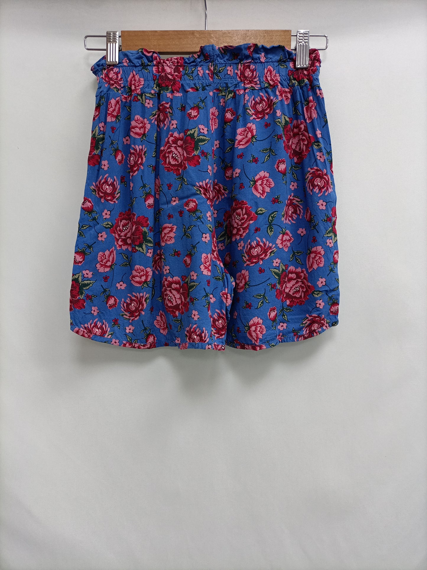 TENEZIS. Flowy floral Ts shorts