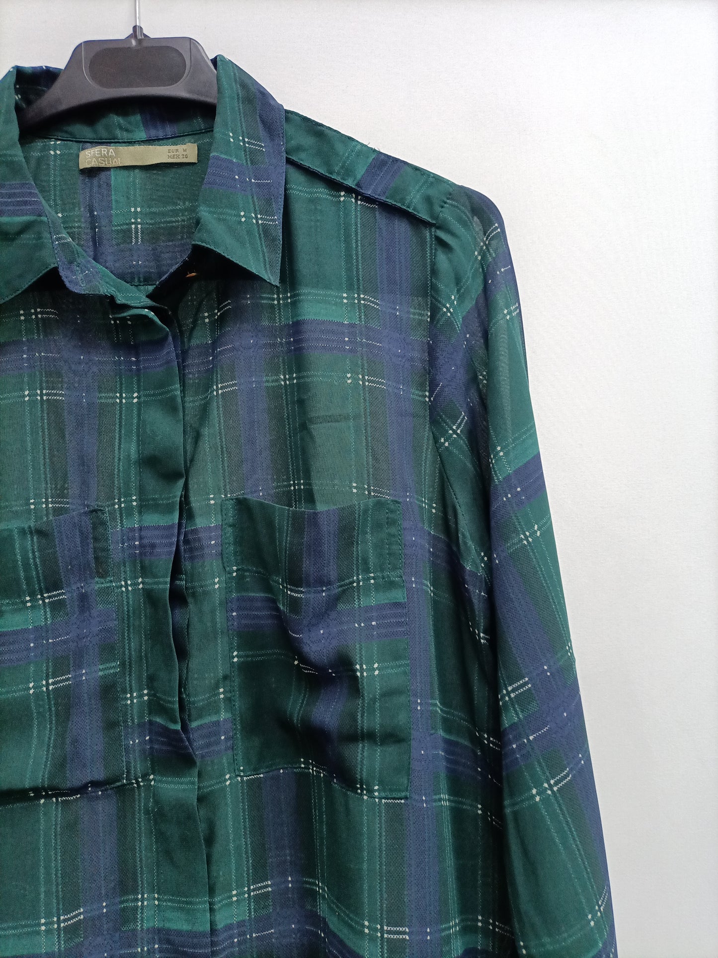SFERA. blusa verde cuadros  T.m