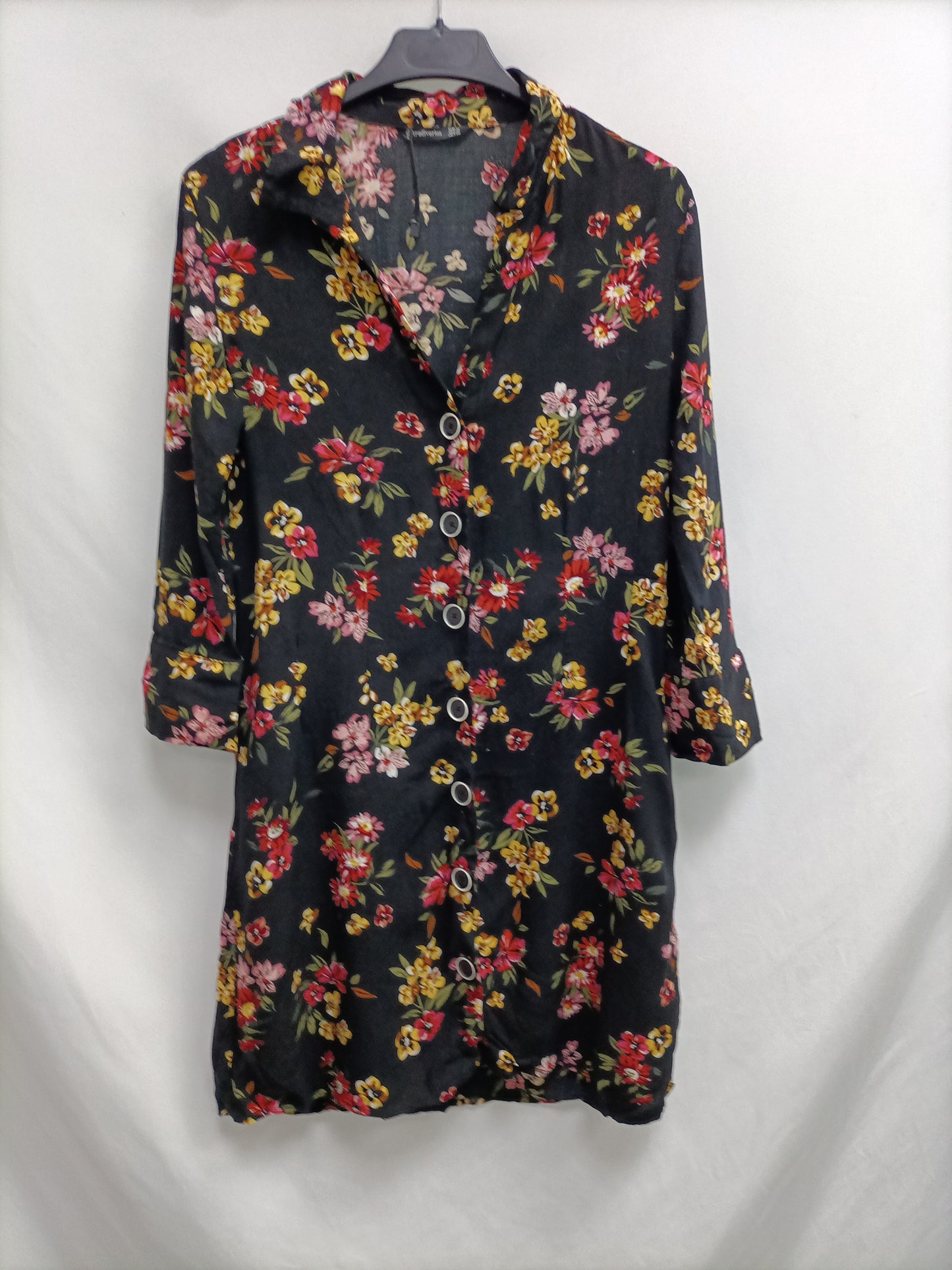 STRADIVARIUS. Vestido camisero flores T.m