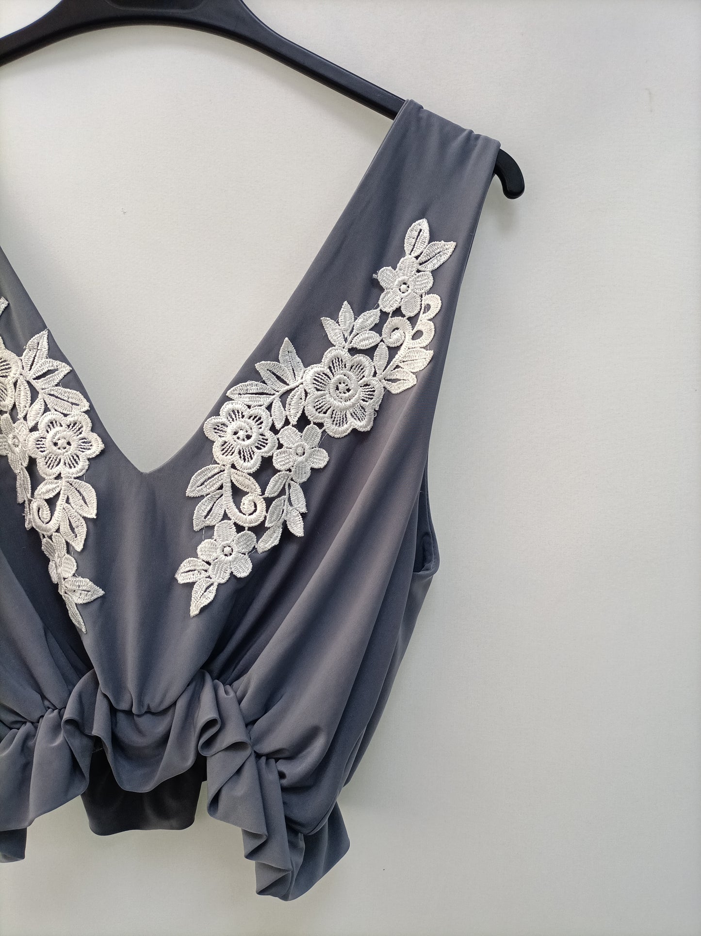 ROKOKO. Top gris flores T.m