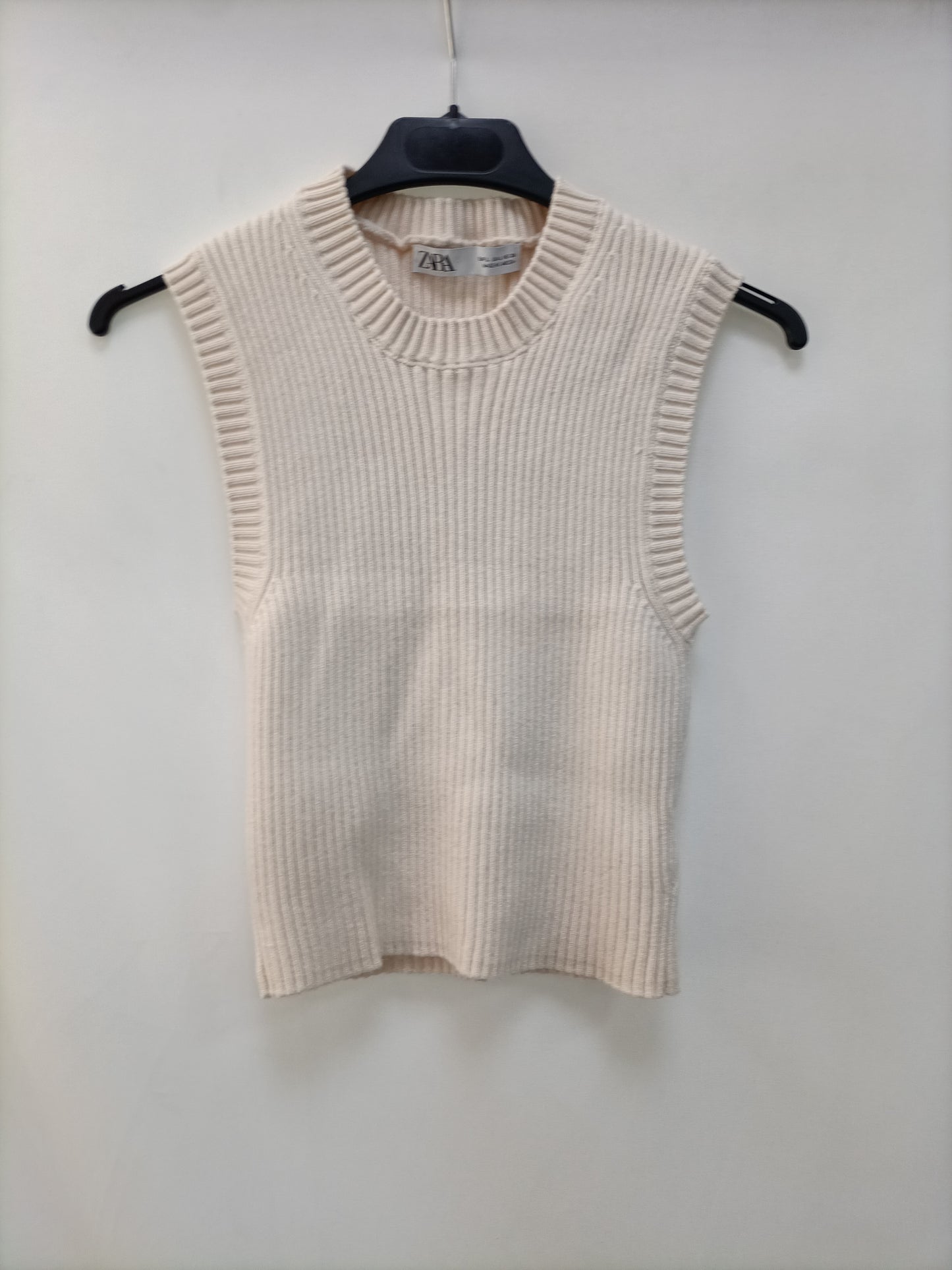 ZARA. Top punto canalé T.l