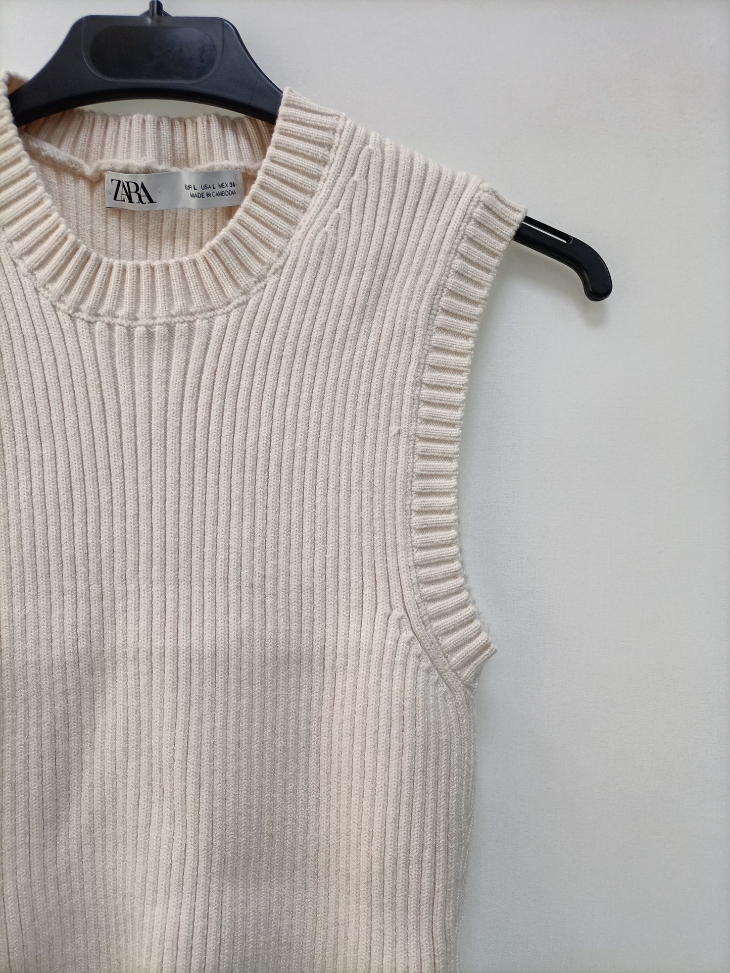 ZARA. Top punto canalé T.l