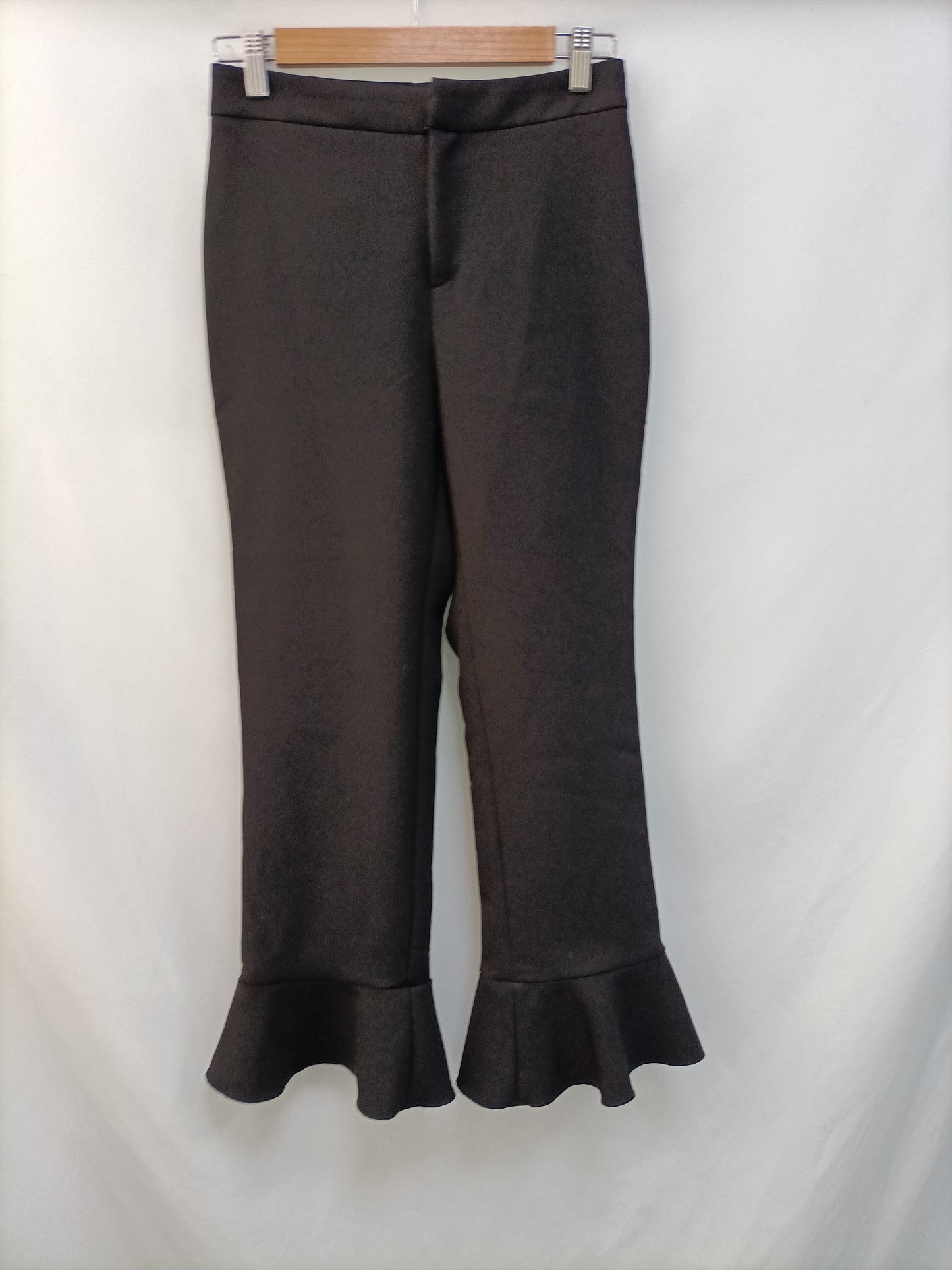 SFERA. Pantalón negro volante T.s