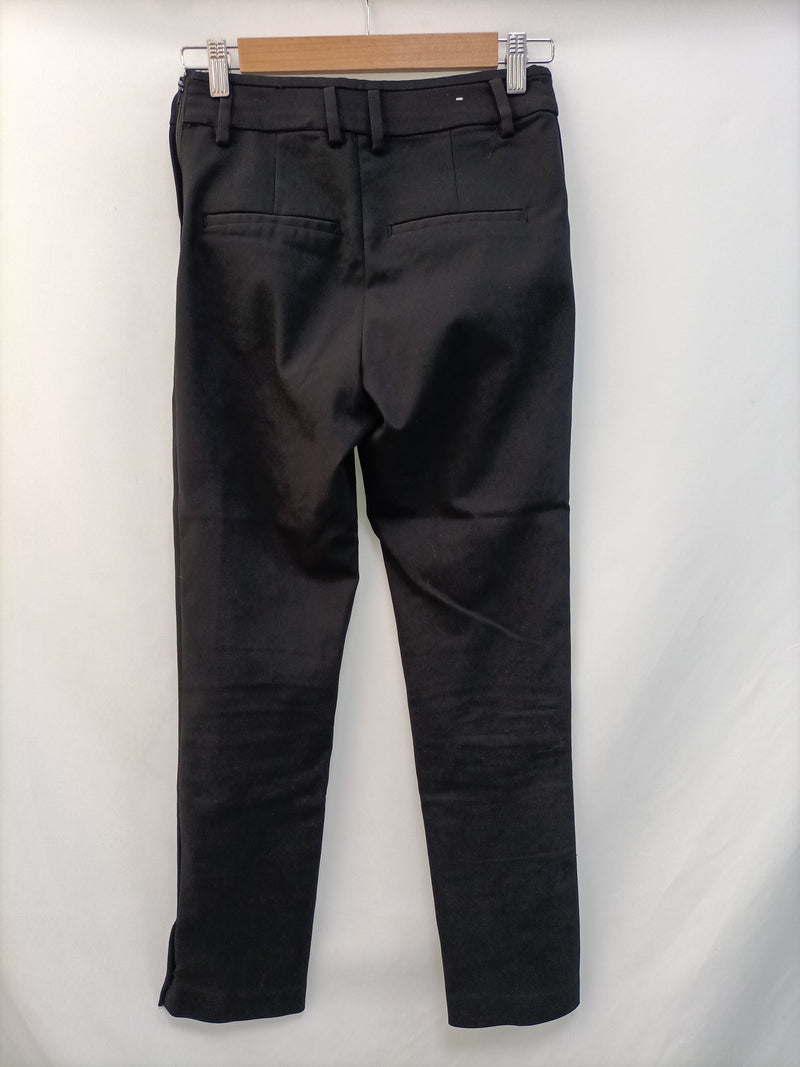 H&M.pantalón negro estilo chino T.36