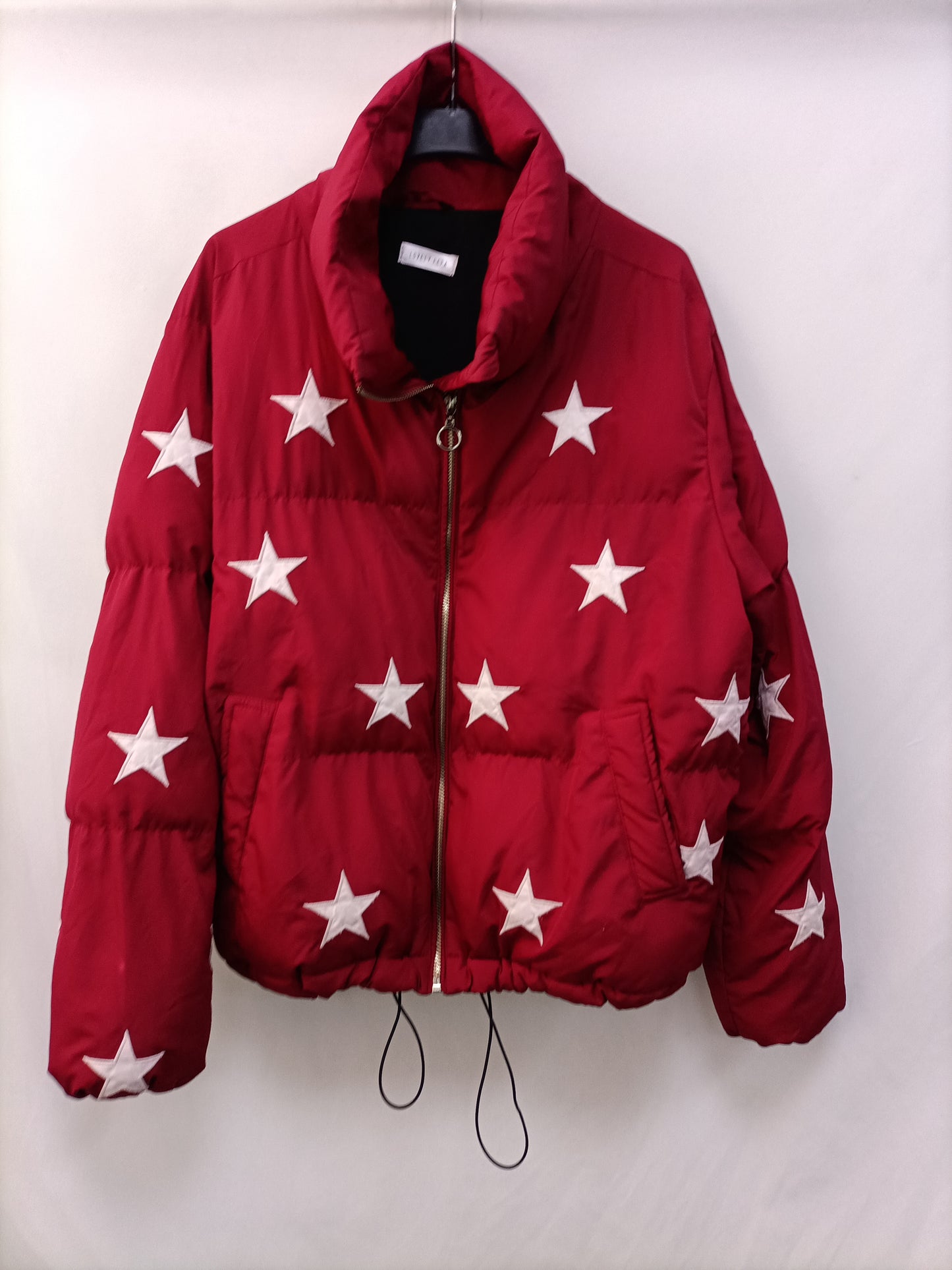 LOVELY PEPA. Plumas burdeos estrellas T.m