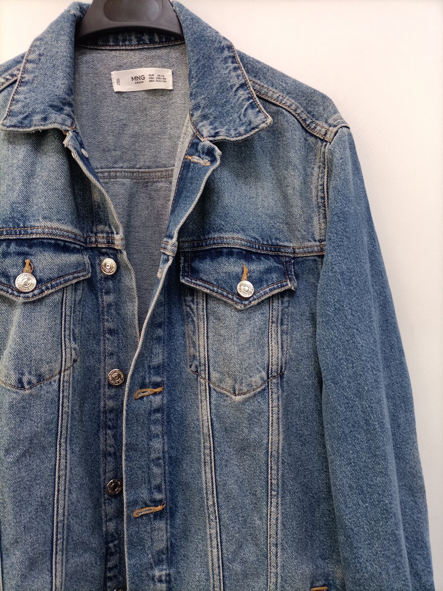 MANGO. Cazadora oversized vaquera T.x/s