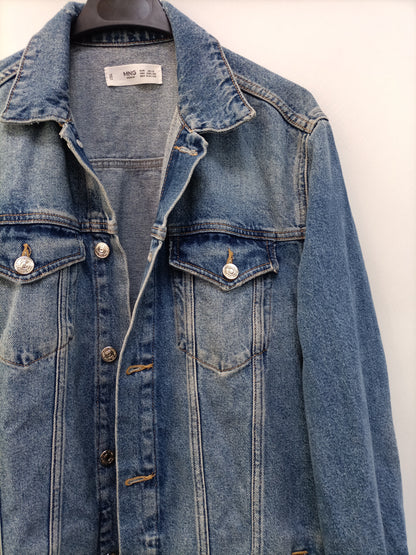 MANGO. Cazadora oversized vaquera T.x/s
