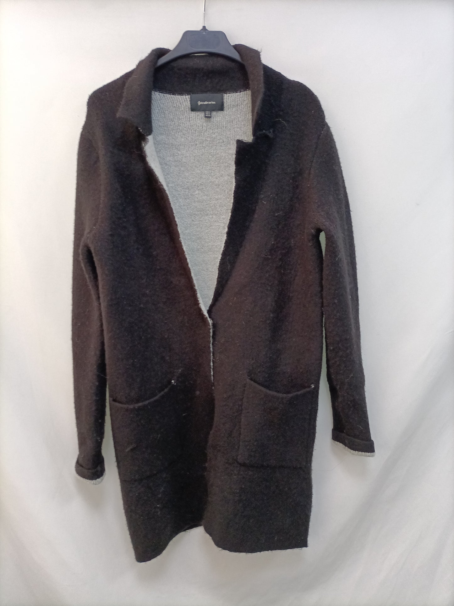 STRADIVARIUS. Black knitted cardigan Tm