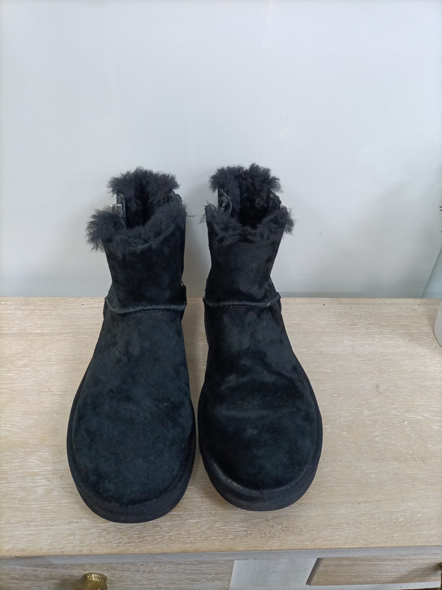 UGG. Botas negra pelo T.38