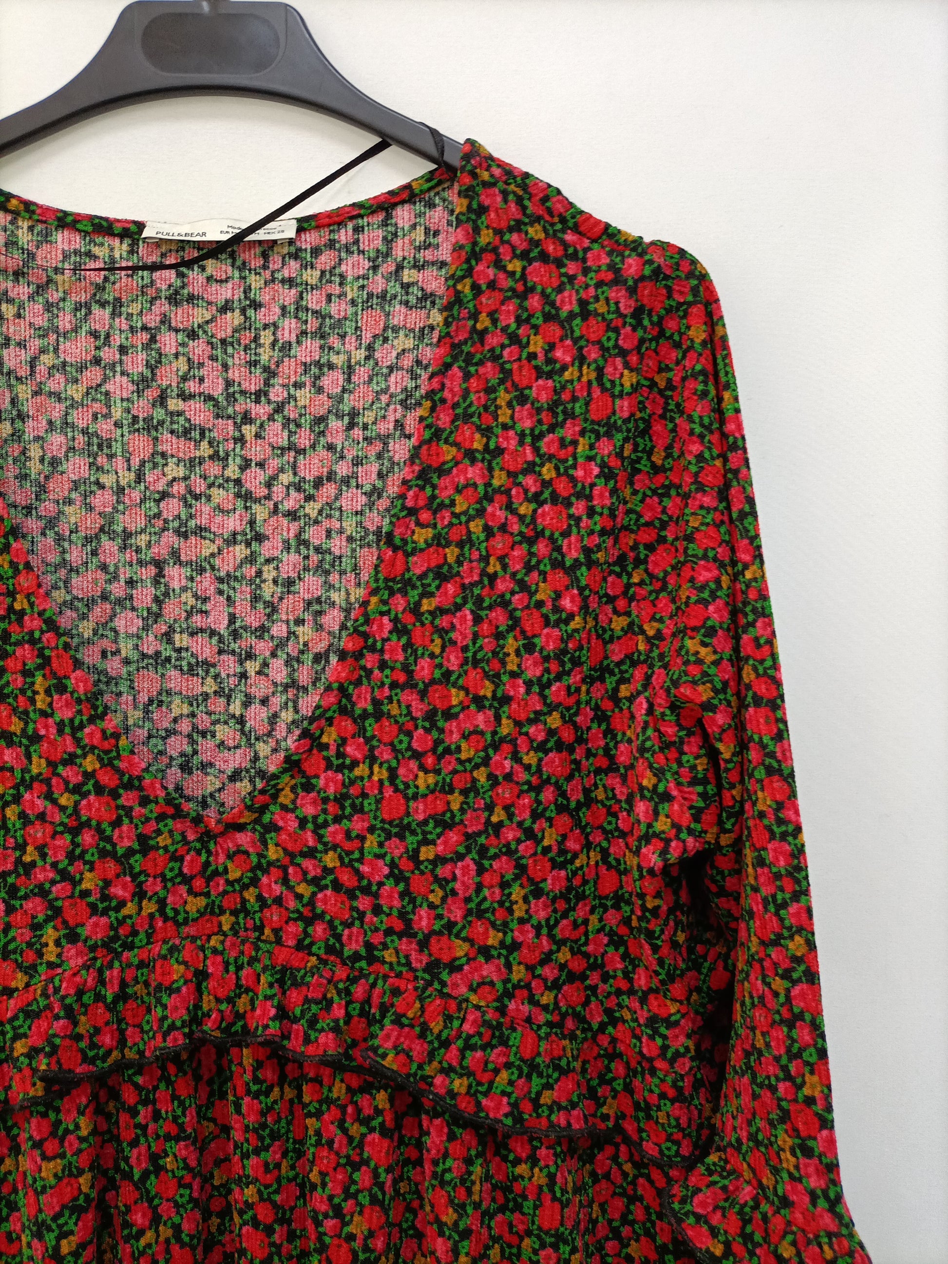 PULL&BEAR. Black floral dress Tm Hibuy market PULL&BEAR. Black floral dress Tm Hibuy market