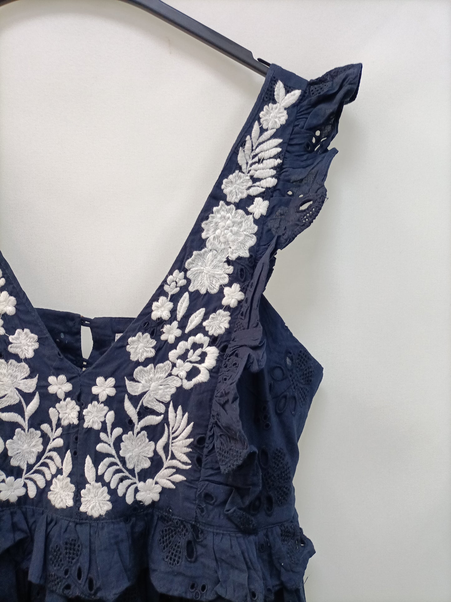 ZARA. Vestido azul troquelado T.m