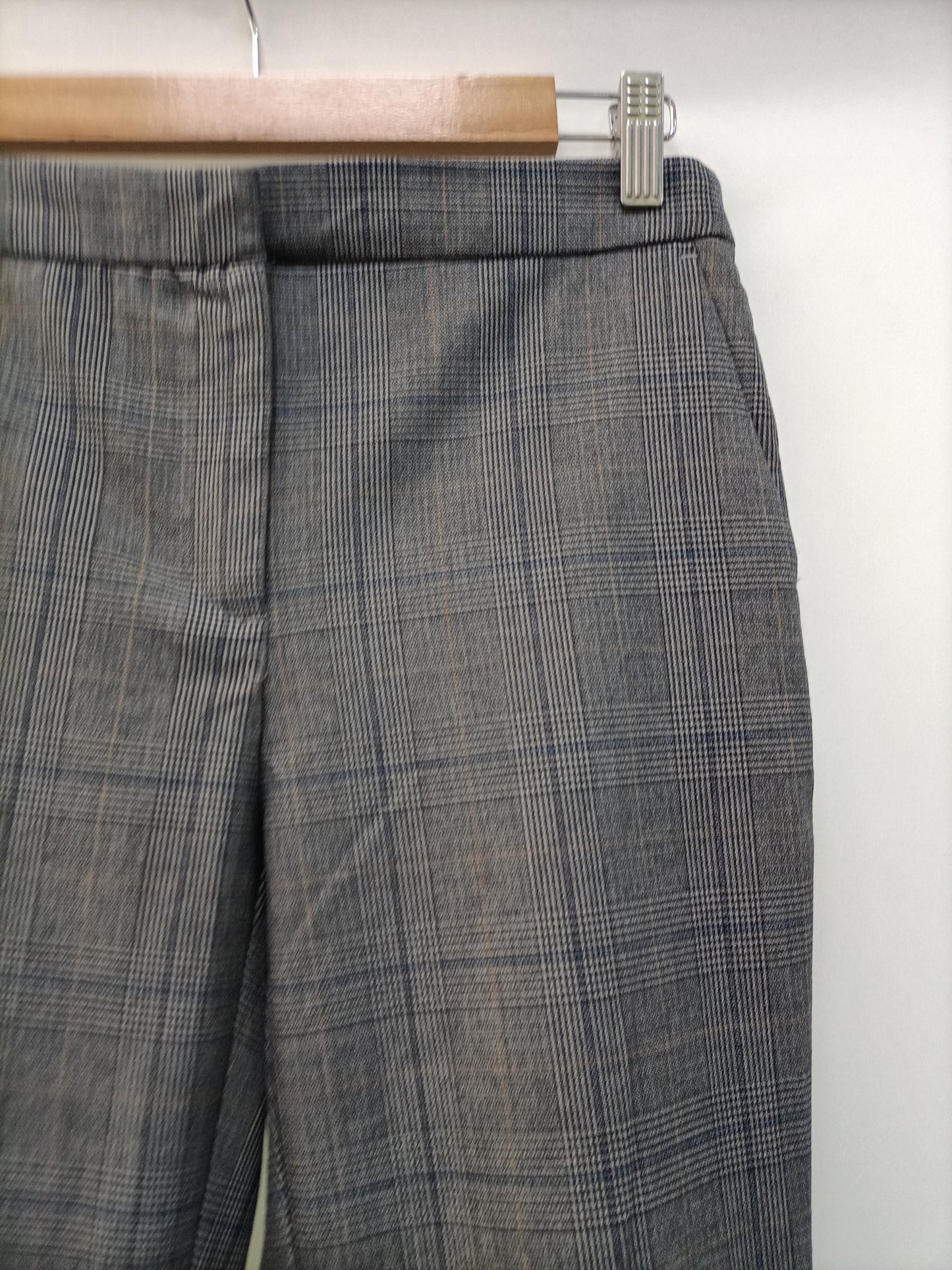 ZARA. Pantalón gris cuadros T.m