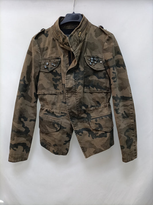 ZARA. Green camouflage parka Ts