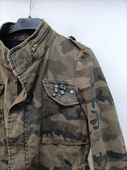 ZARA. Parka verde camuflaje T.s
