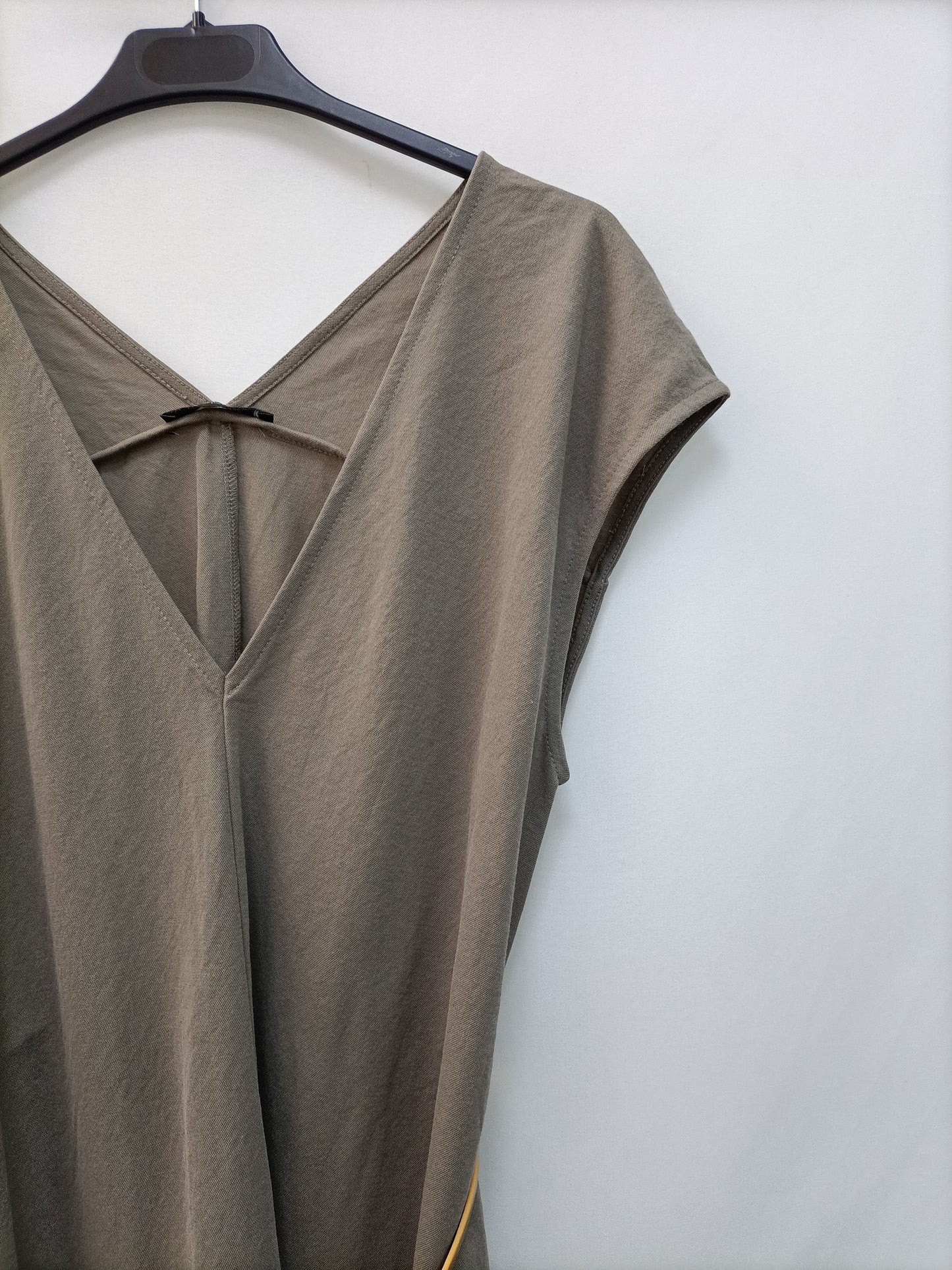 ZARA. Vestido midi beige T.s