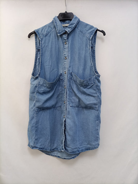 MANGO. Blusa denim sin mangas T.s