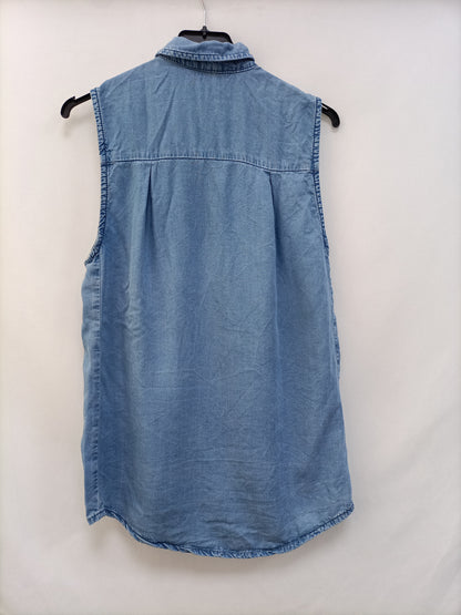 MANGO. Blusa denim sin mangas T.s