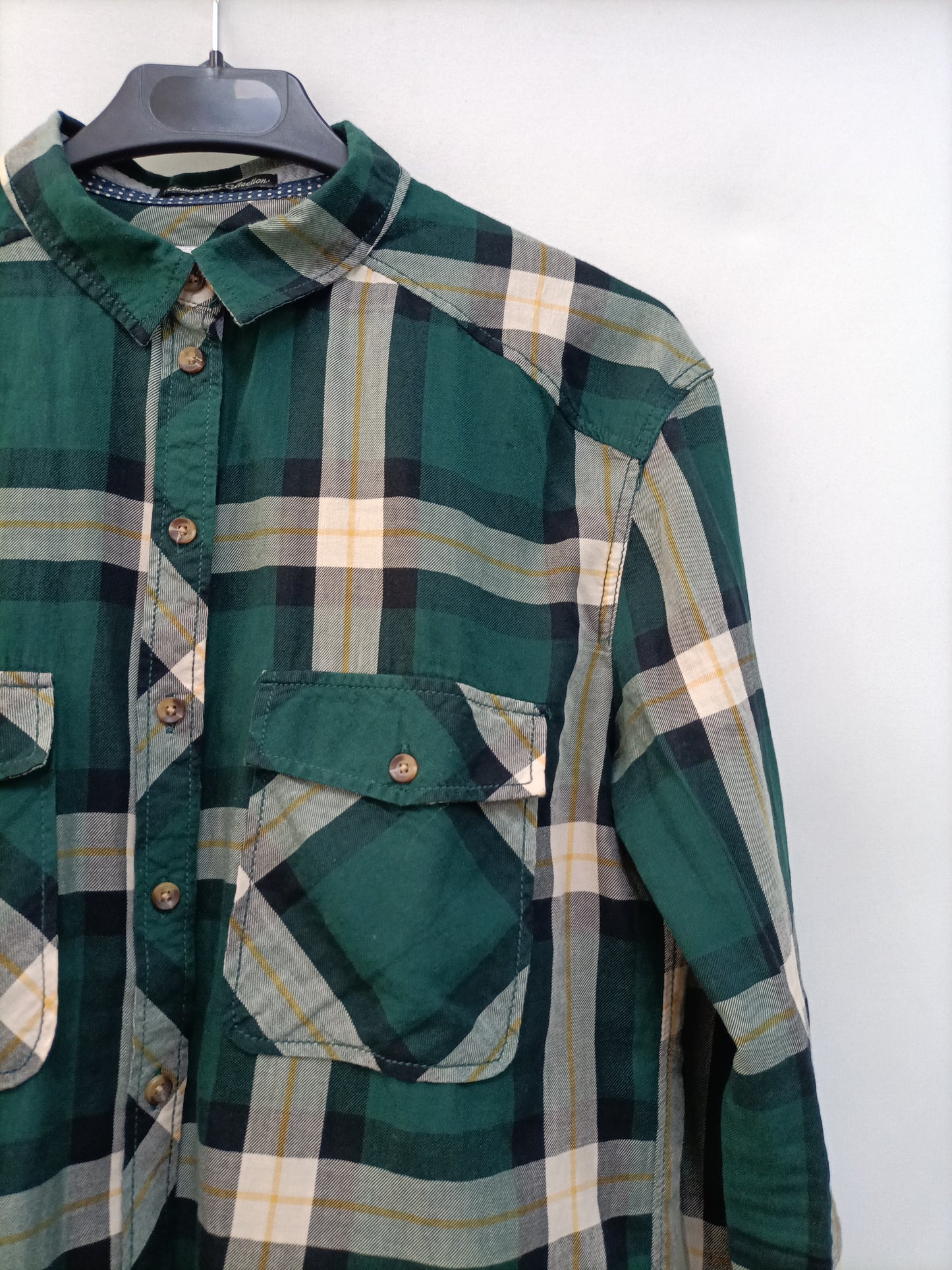 BERSHKA. Green plaid blouse Ts