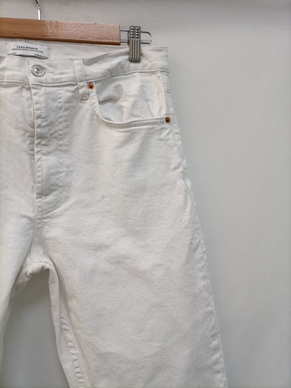 market. ZARA. Pantalón blanco recto T.40