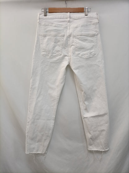 market. ZARA. Pantalón blanco recto T.40
