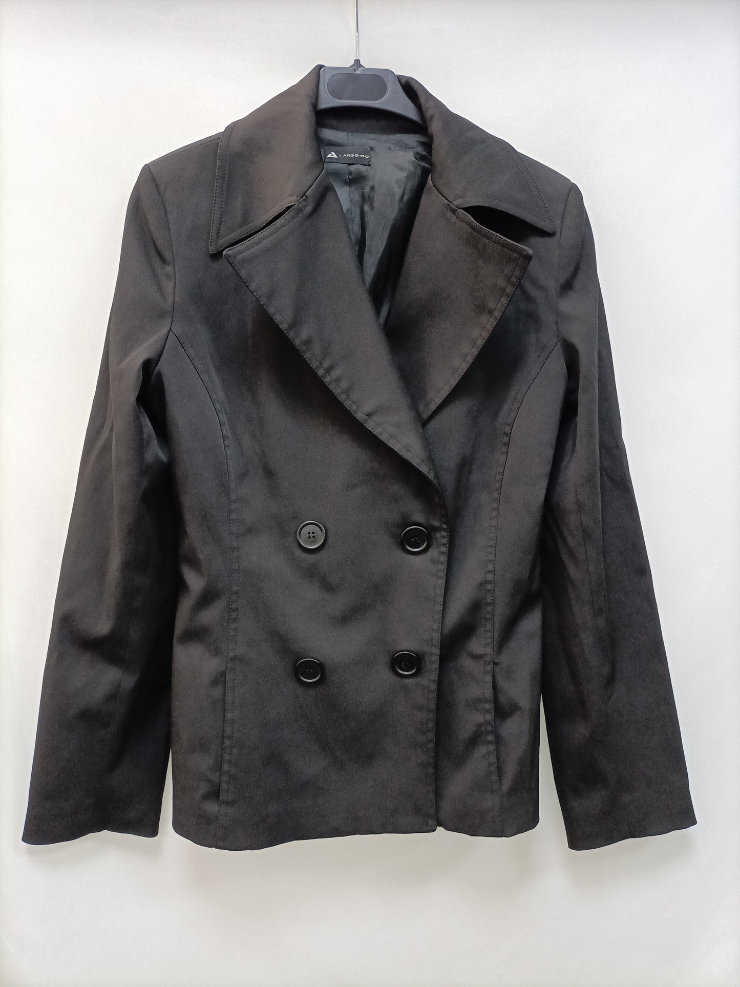 J.ARGGIDO. Gabardina negra corta T.40