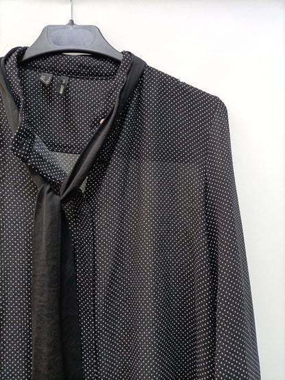 MANGO. Blusa negra lunares T.s