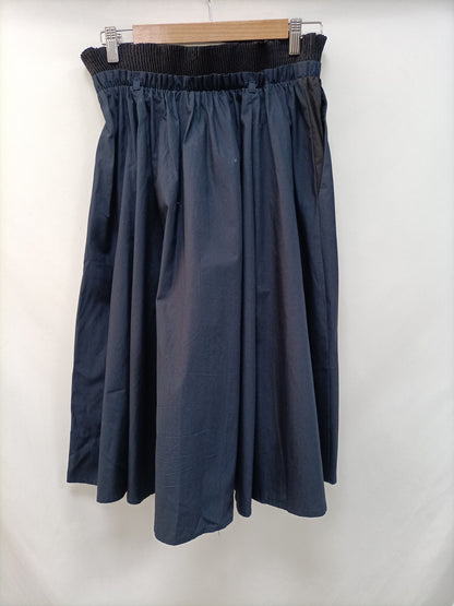 ZARA. Falda midi azul T.m