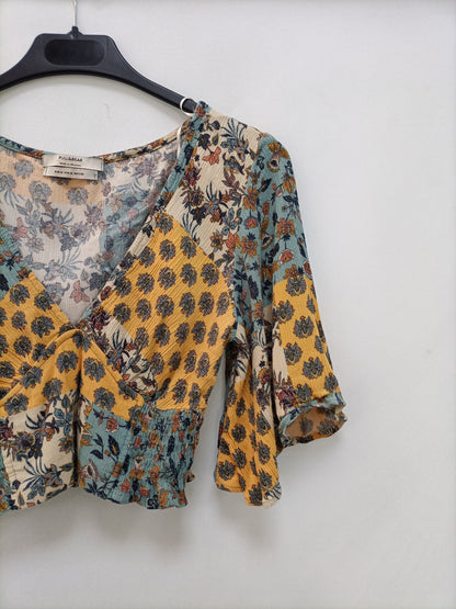 PULL&BEAR. Top estampado flores  T.m