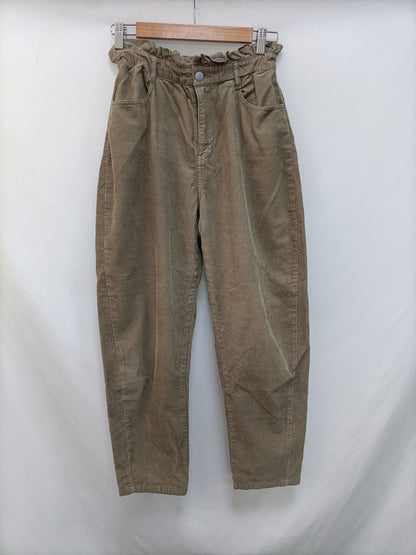 ZARA. pantalón verde slouchy T.36