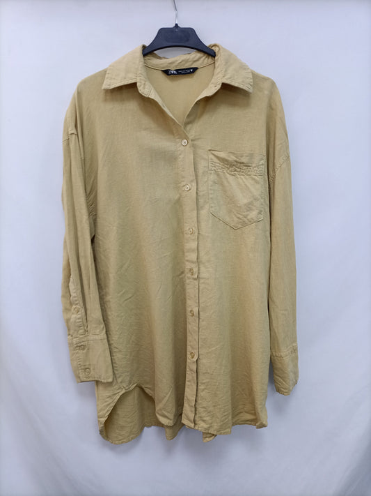 ZARA. Blusa amarilla oversized T.s