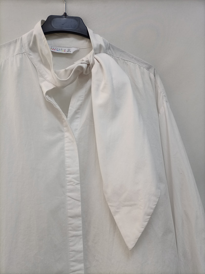 COMPAÑIA FANTASTICA. Blusa blanca oversized T.s (Tara)