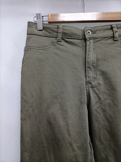 CALZEDONIA. Pantalón entallado verde T.l