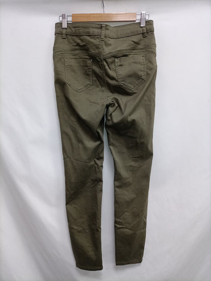 CALZEDONIA. Pantalón entallado verde T.l