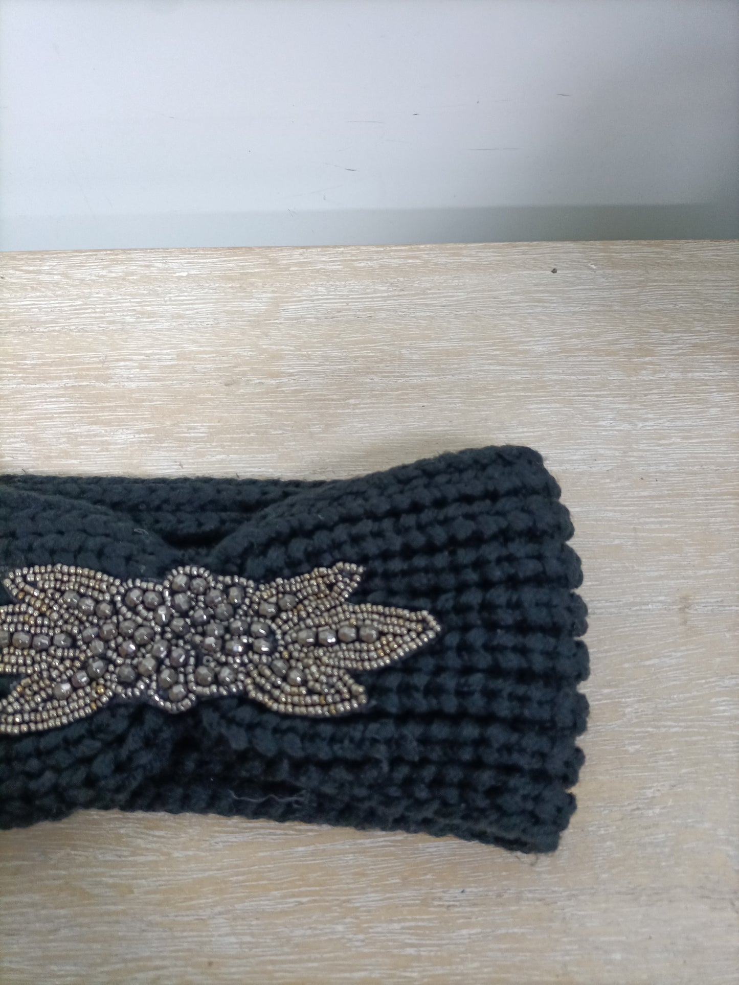 INSPIRED BY VERITAS. Diadema punto negro