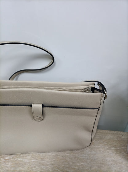 MISAKO. Bolso beige polipiel