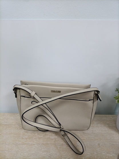 MISAKO. Bolso beige polipiel