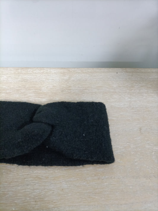 INSPIRED BY VERITAS. Diadema punto negro