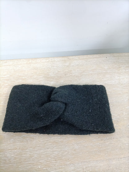 INSPIRED BY VERITAS. Diadema punto negro