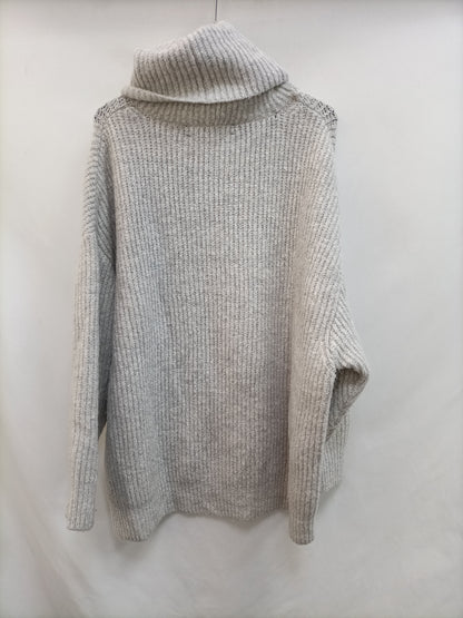ZARA. Oversized gray sweater Ts