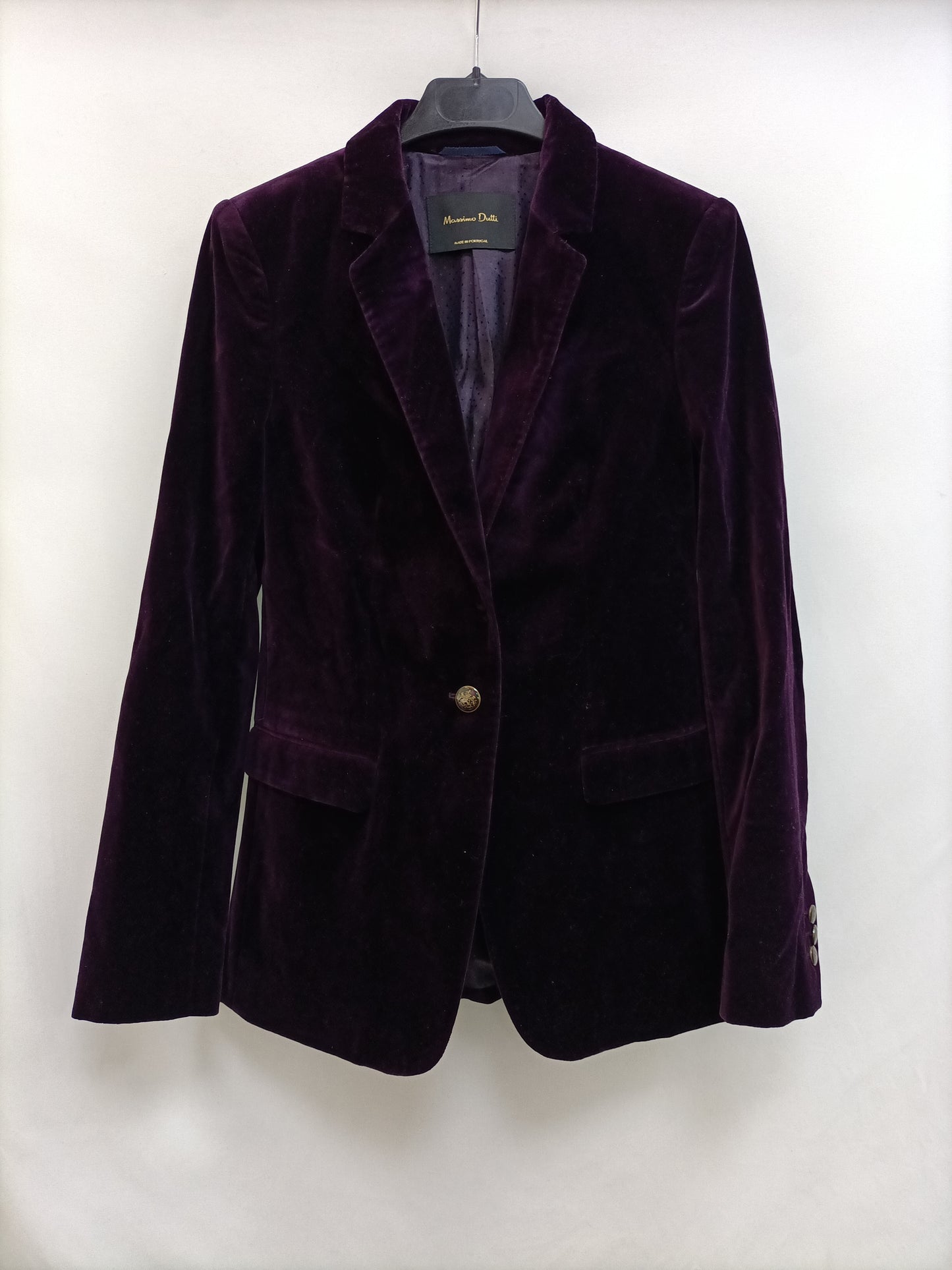 MASSIMO DUTTI. blazer de terciopelo morada T.36