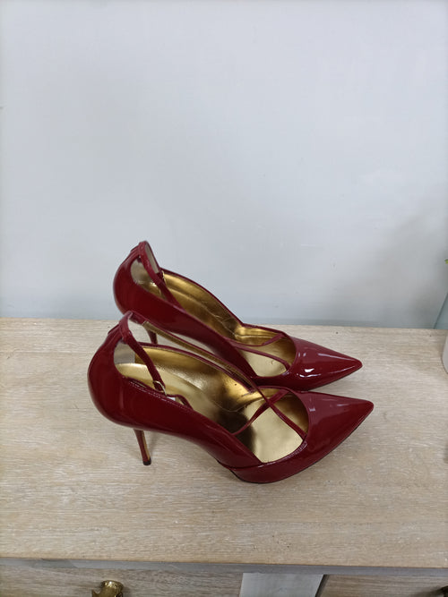 LUXE. Zapatos charol rojo T.41