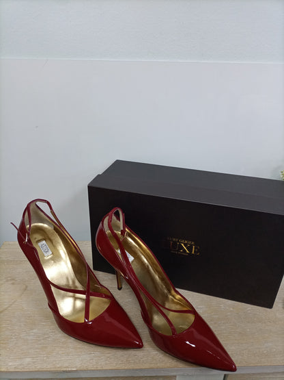 LUXE. Zapatos charol rojo T.41