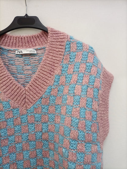 ZARA. Checkered vest with Ts