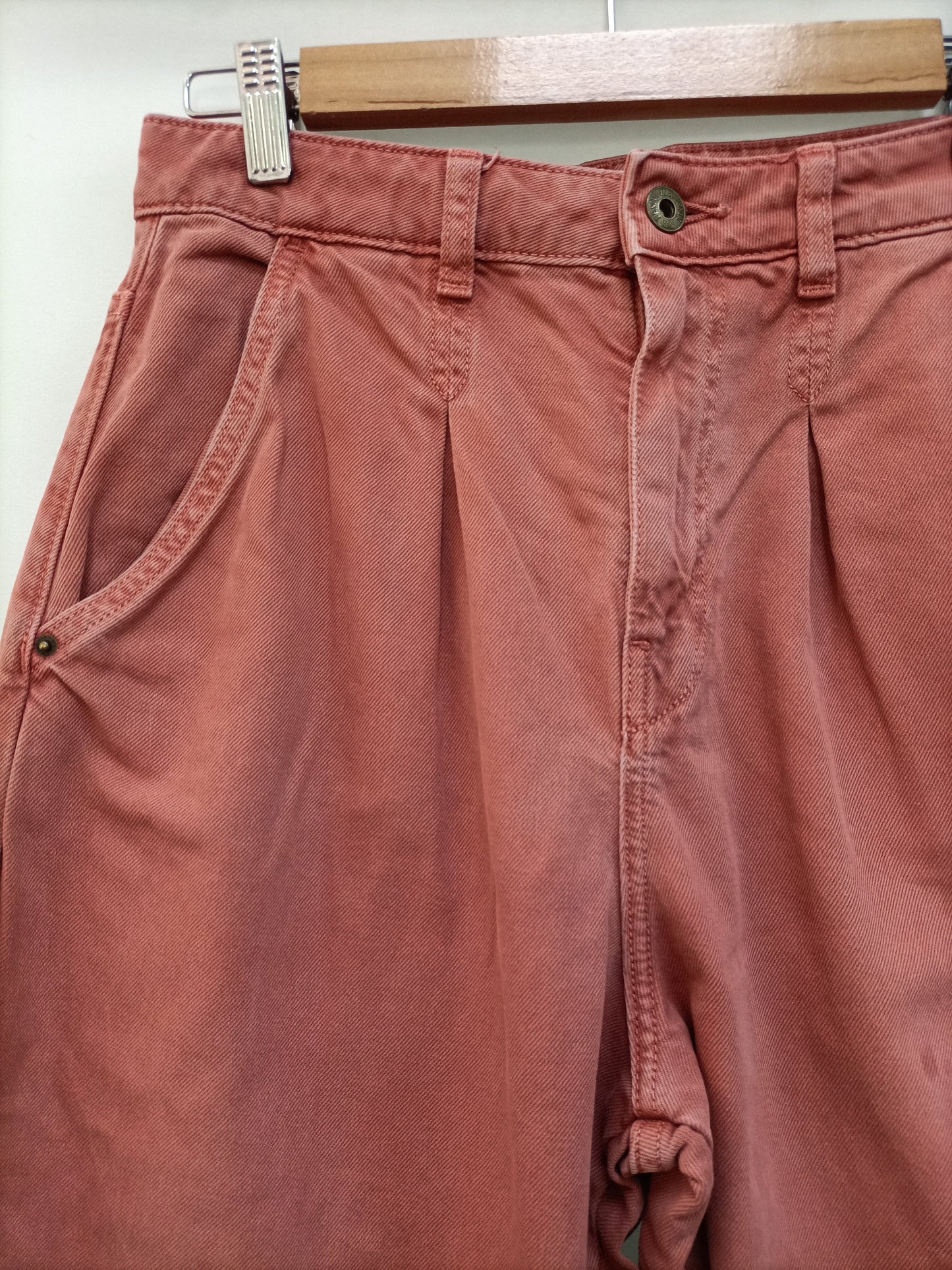 ZARA. Pantalón slouchy rosa T.36