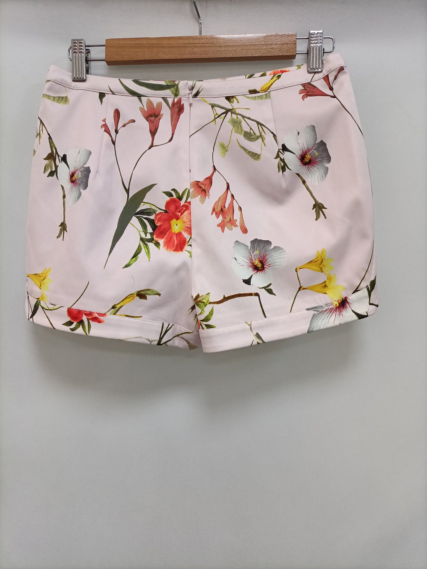 TED BAKER. Floral shorts S.1(s)