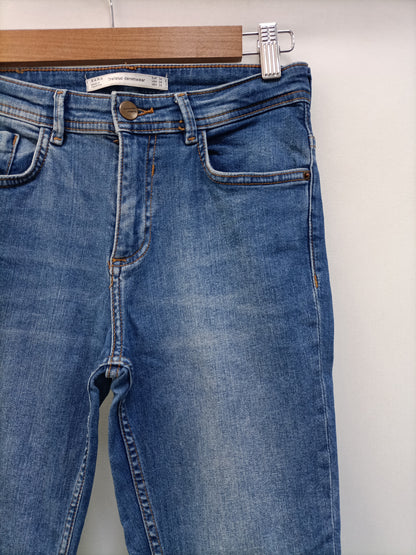 ZARA. Pantalón pitillo denim T.36