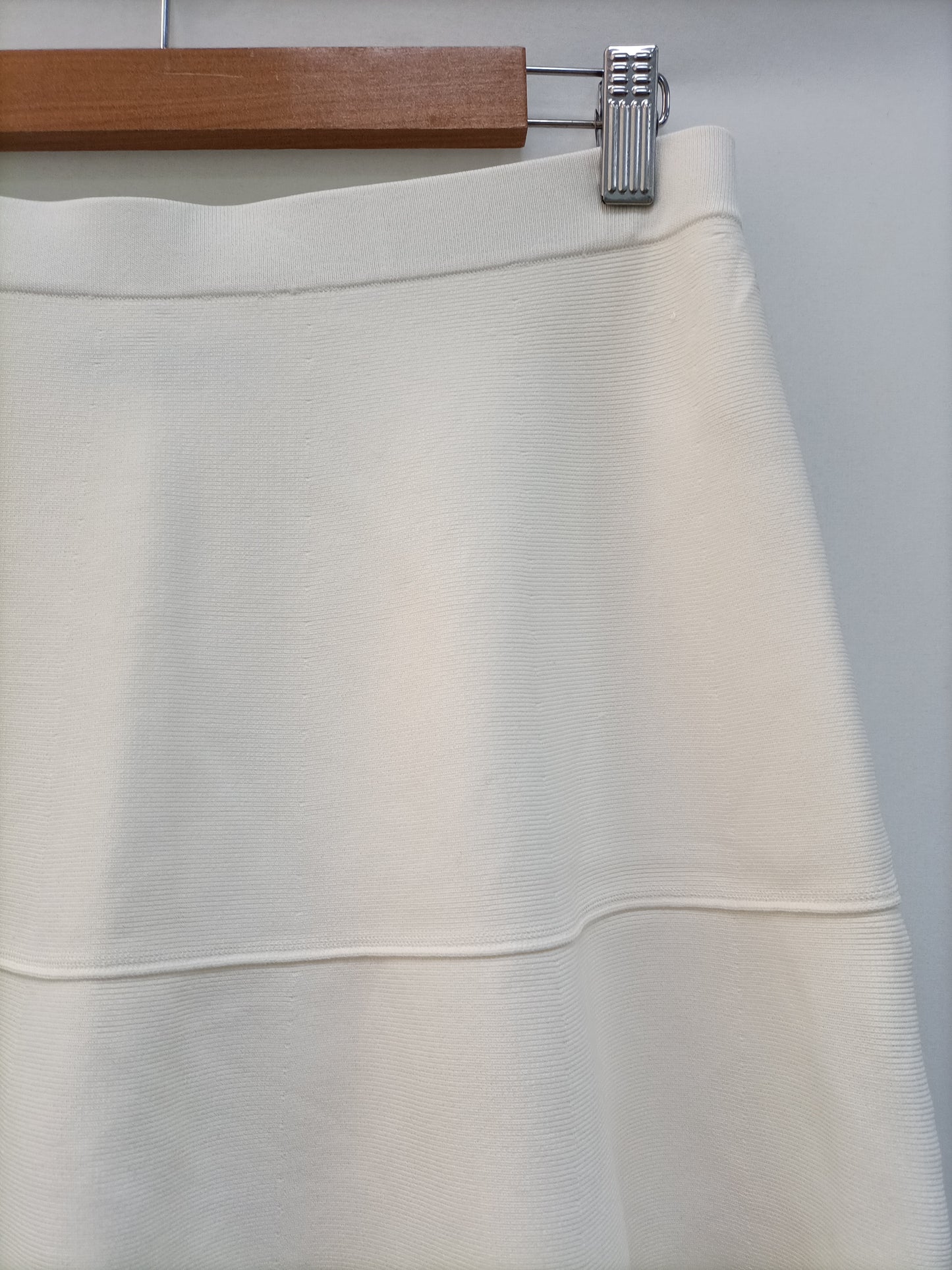 ZARA. Falda corta punto blanco T.m