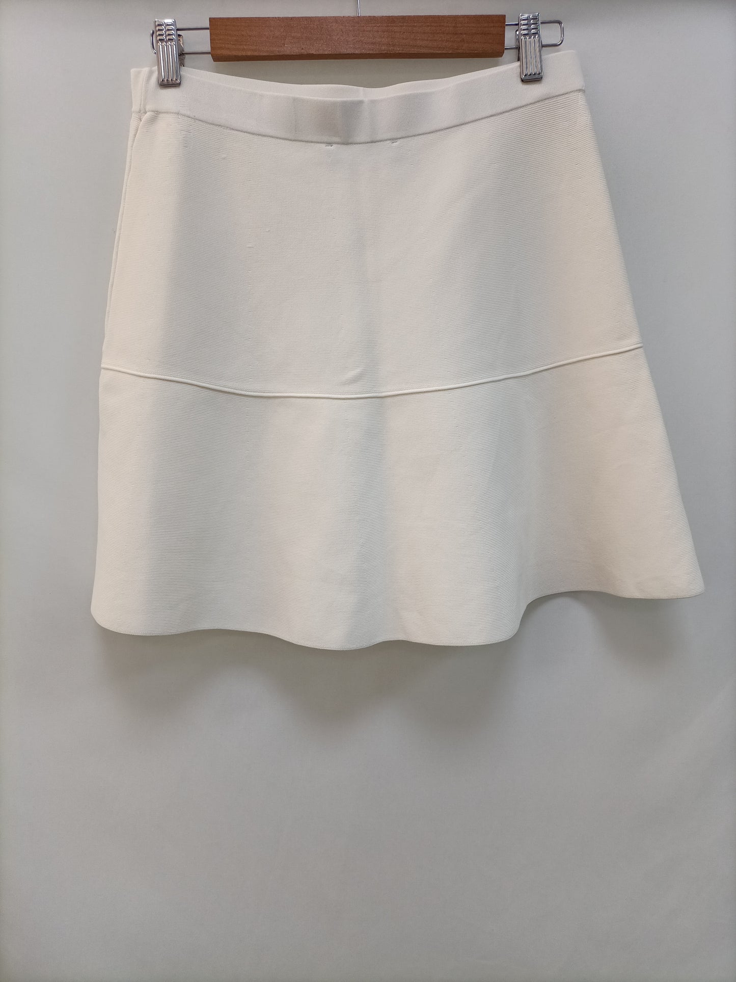 ZARA. Falda corta punto blanco T.m